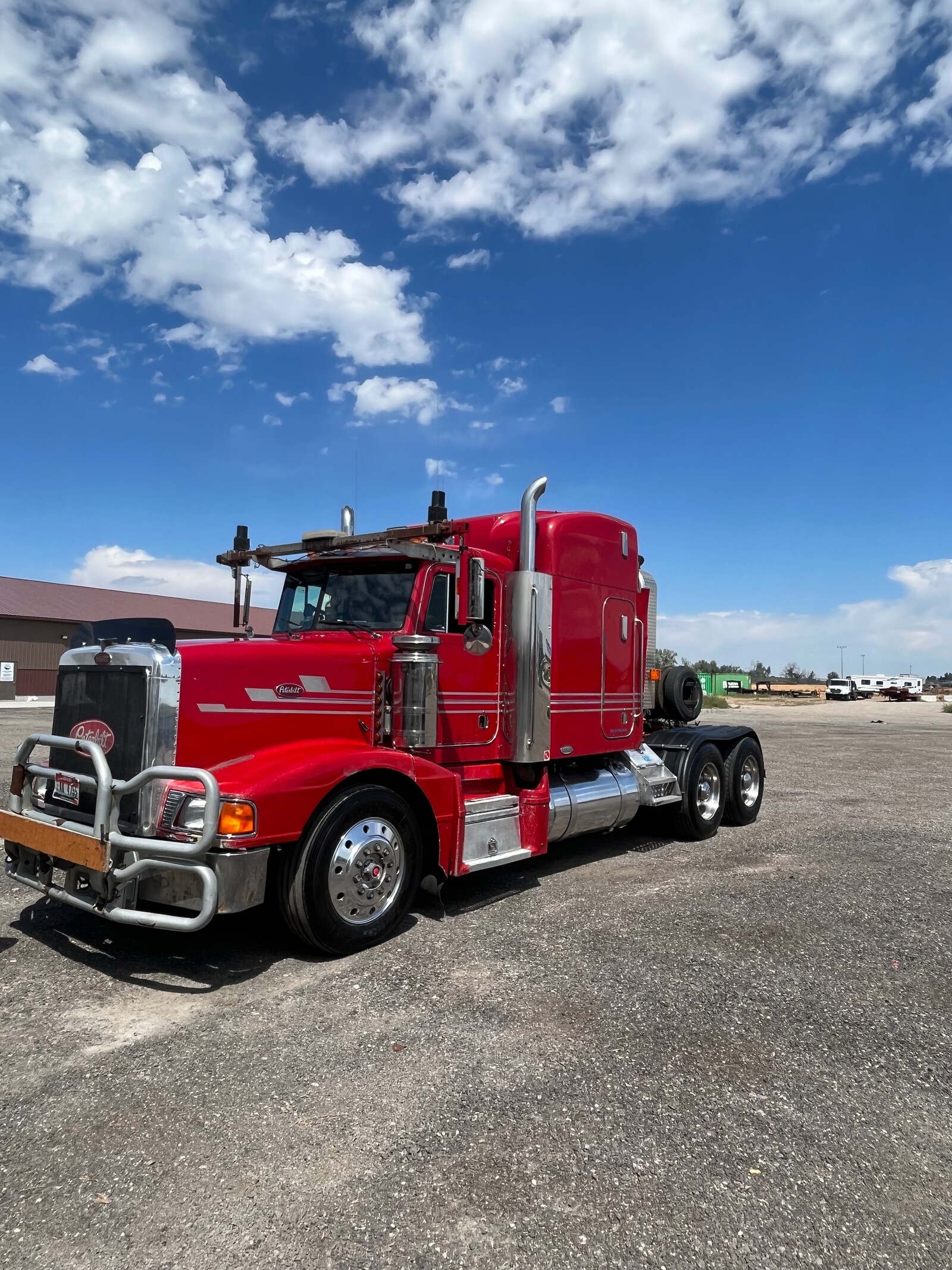 Red Peterbilt outside of Truck Wash